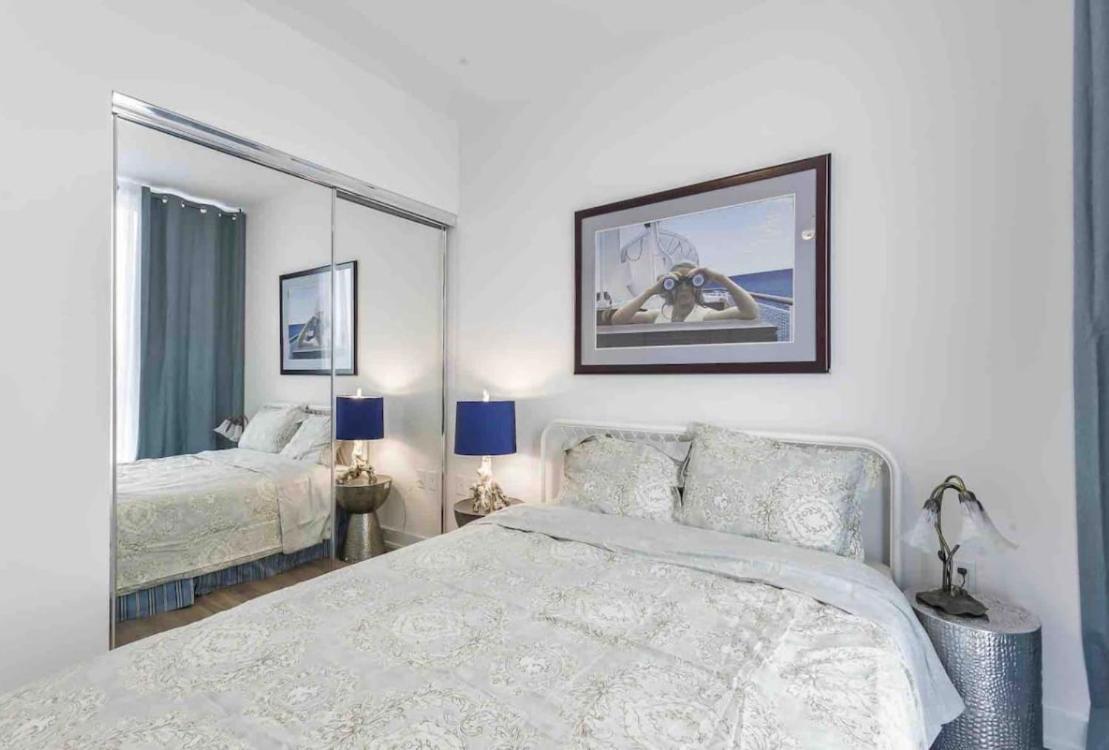 Aquarius 2 Bedroom Condo Friday Harbour Innisfil エクステリア 写真
