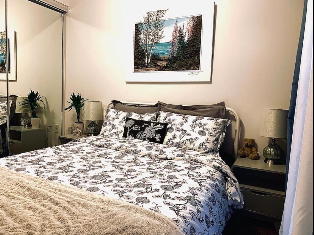 Aquarius 2 Bedroom Condo Friday Harbour Innisfil エクステリア 写真
