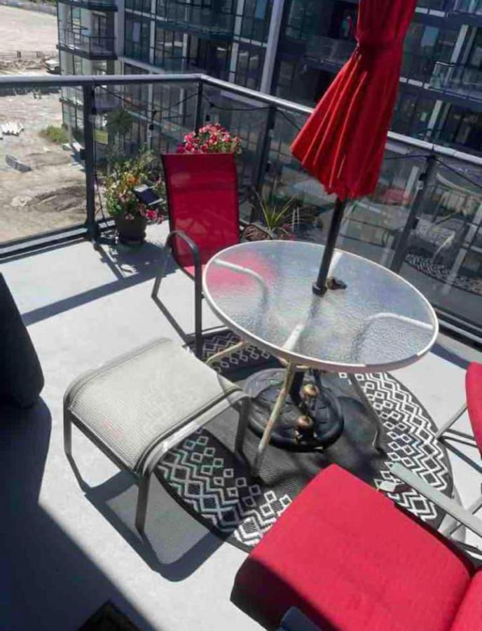 Aquarius 2 Bedroom Condo Friday Harbour Innisfil エクステリア 写真